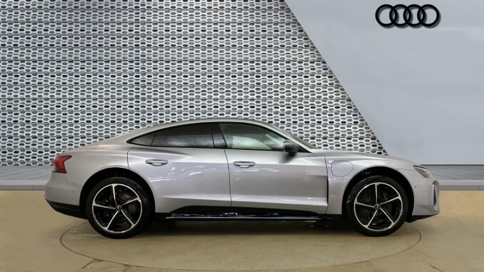 Audi e-tron GT 370kW 105kWh Quattro 4dr Auto Electric Saloon - Image 4